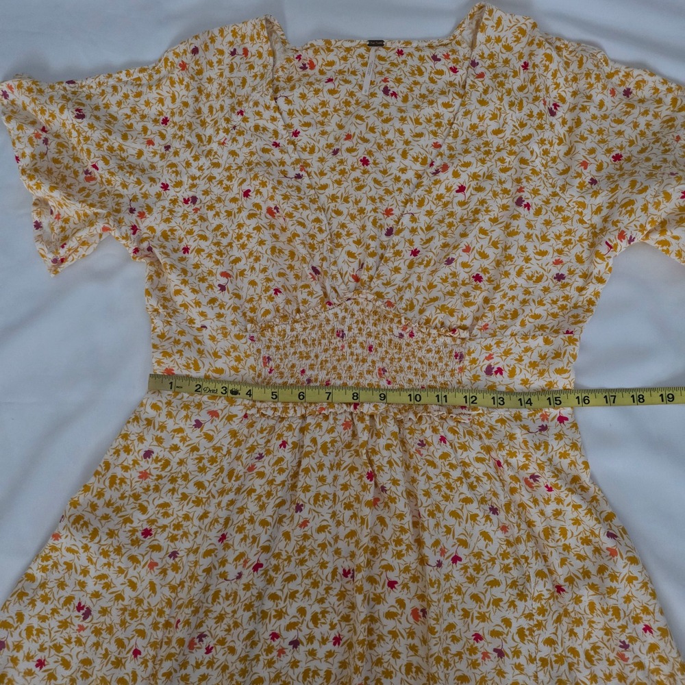 Free People Yellow Ditsy Floral Short Sleeve Full Bloom Midi Dress Women's Large - Picture 7 of 12